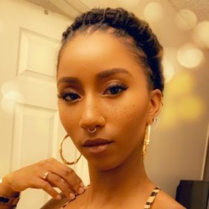 Meet your Posher, Savannah